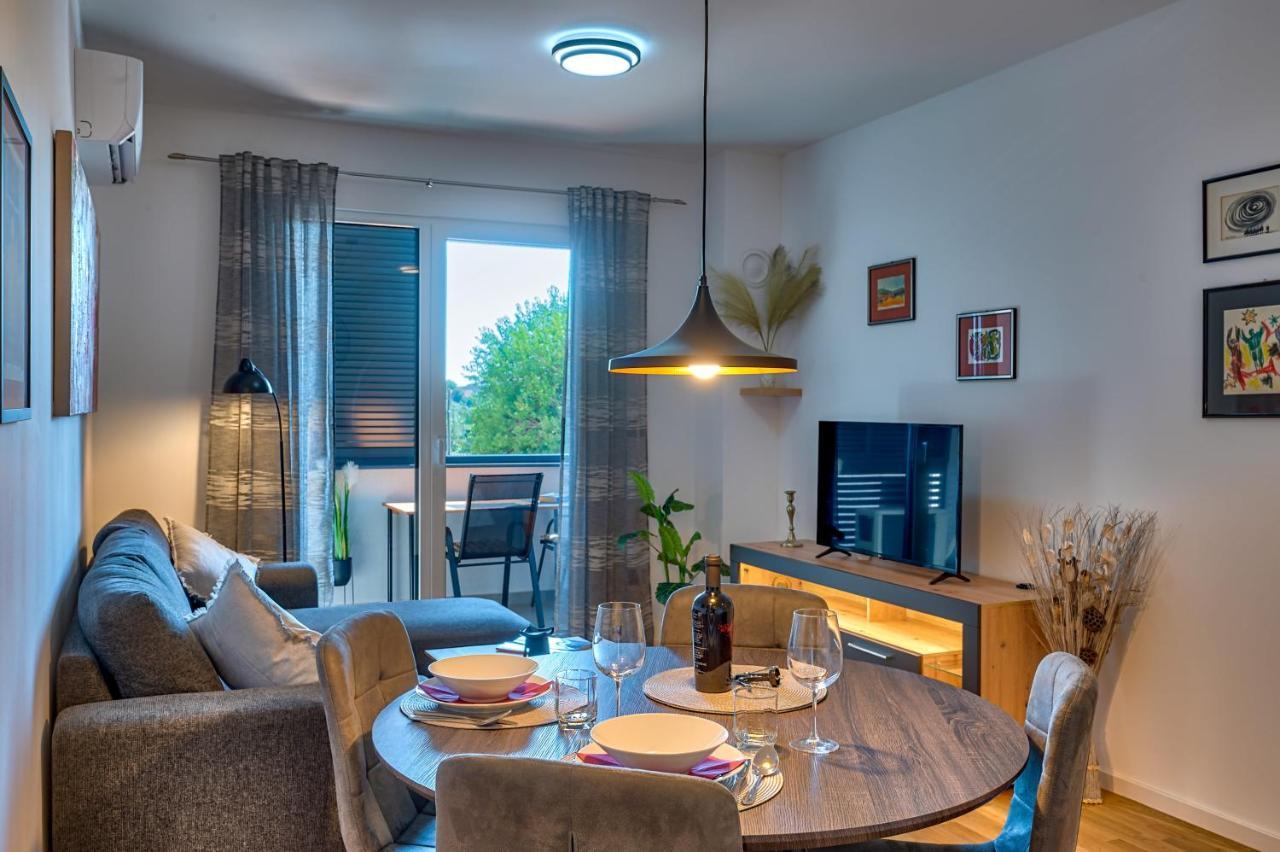 Art Apartment Monvidal Pula Ngoại thất bức ảnh